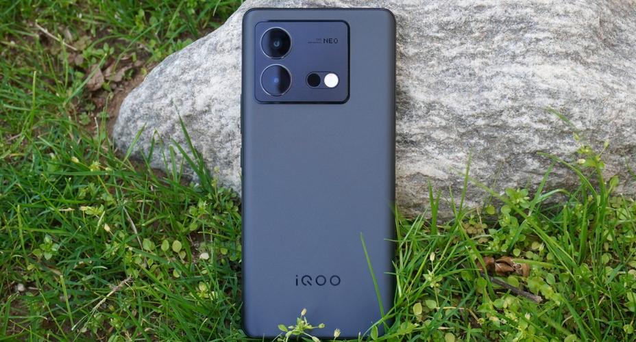 iqooneo8pro颜色