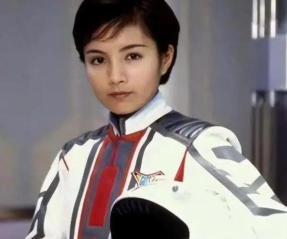女奥特曼的扮演者