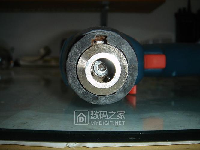博世手电钻换夹头视频