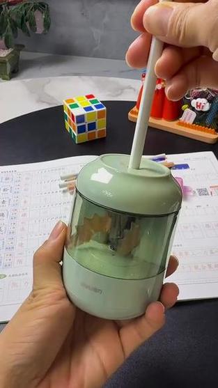 电动削笔器