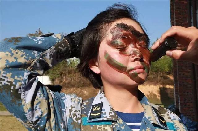 纳粹女兵荒岛免费观看