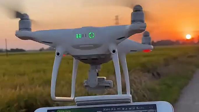 DJI 精灵 4 系列无人机