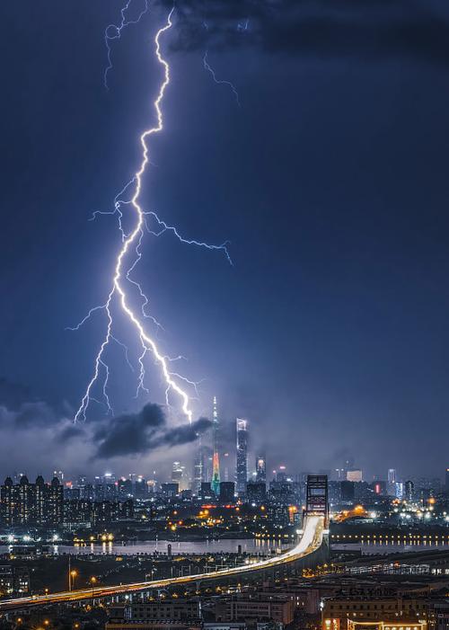 《惊雷》李文戈