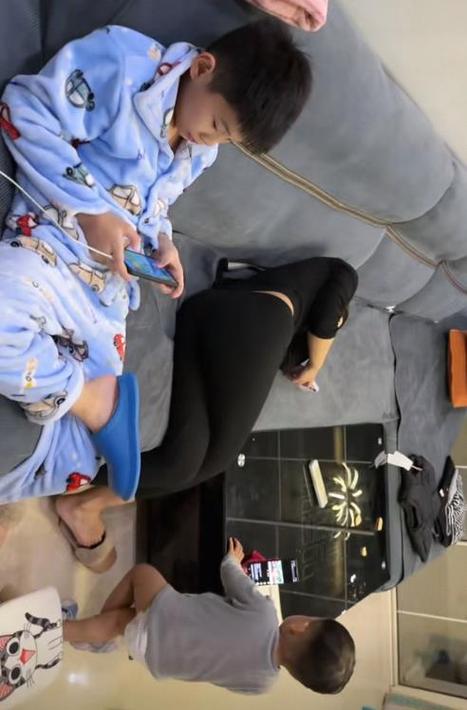 与静静她妈聊天中