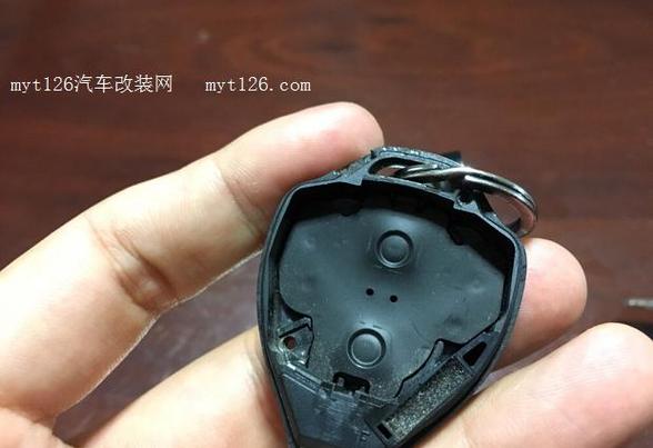 卡罗拉钥匙换电池视频