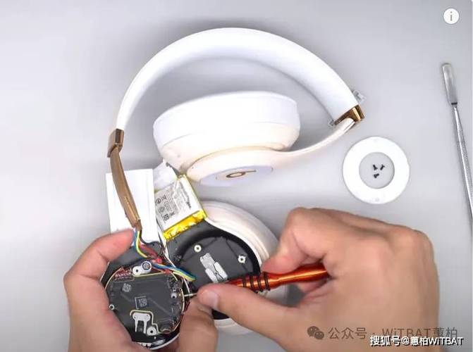 无线耳机怎么换电池