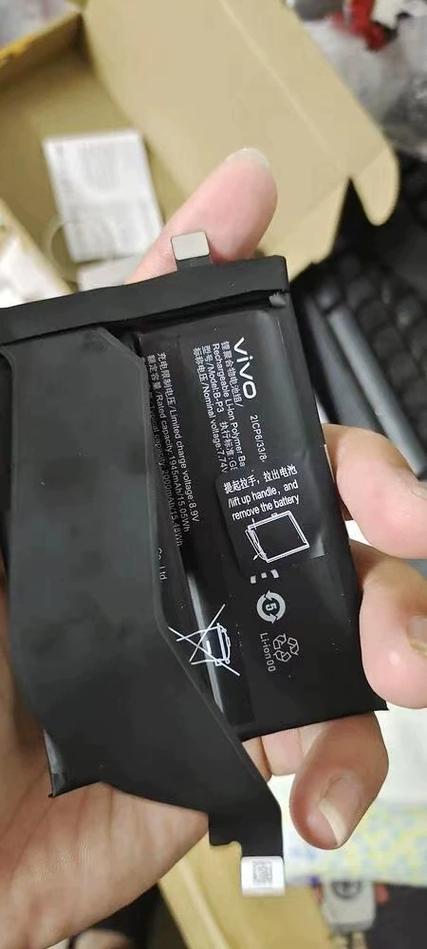 iQOOneo8Pro电池是什么品牌