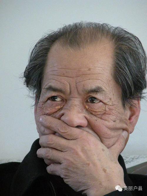 苹果手机怎么把照片设置为回忆