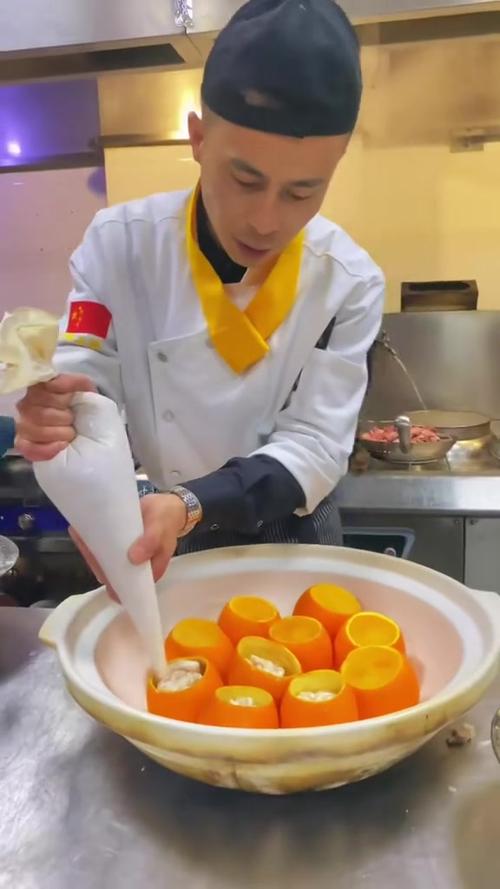 饭店厨房工作视频