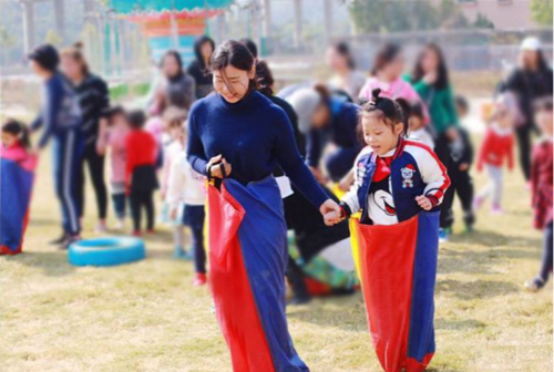 幼儿园自制袋鼠跳图片