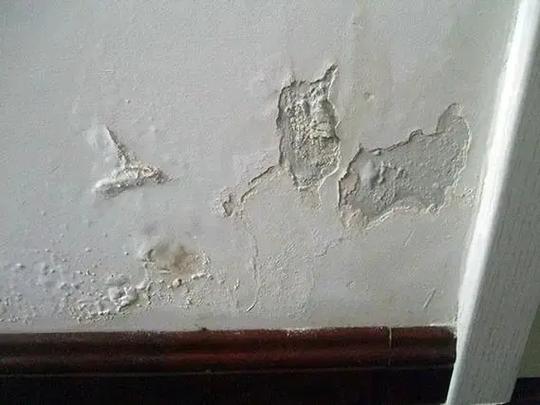 贴对联如何不掉墙皮