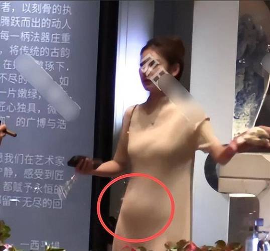 马筱梅晒出8个月孕肚照