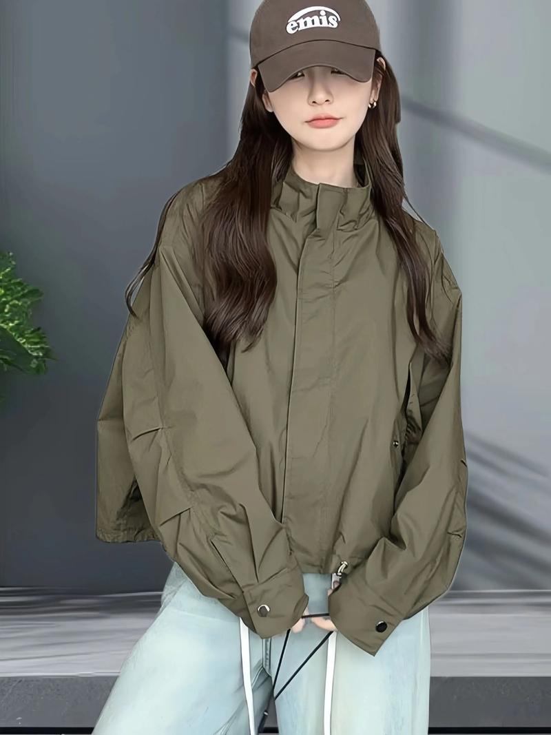 军色的衣服搭配图片