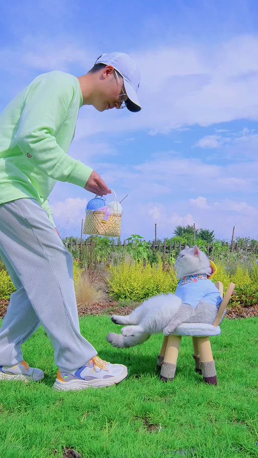 二猫子多多视频怎么拍的