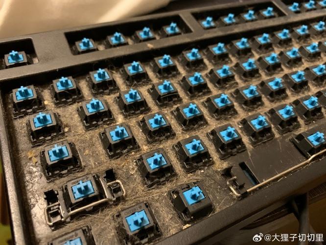 键盘脏了擦一下乱码